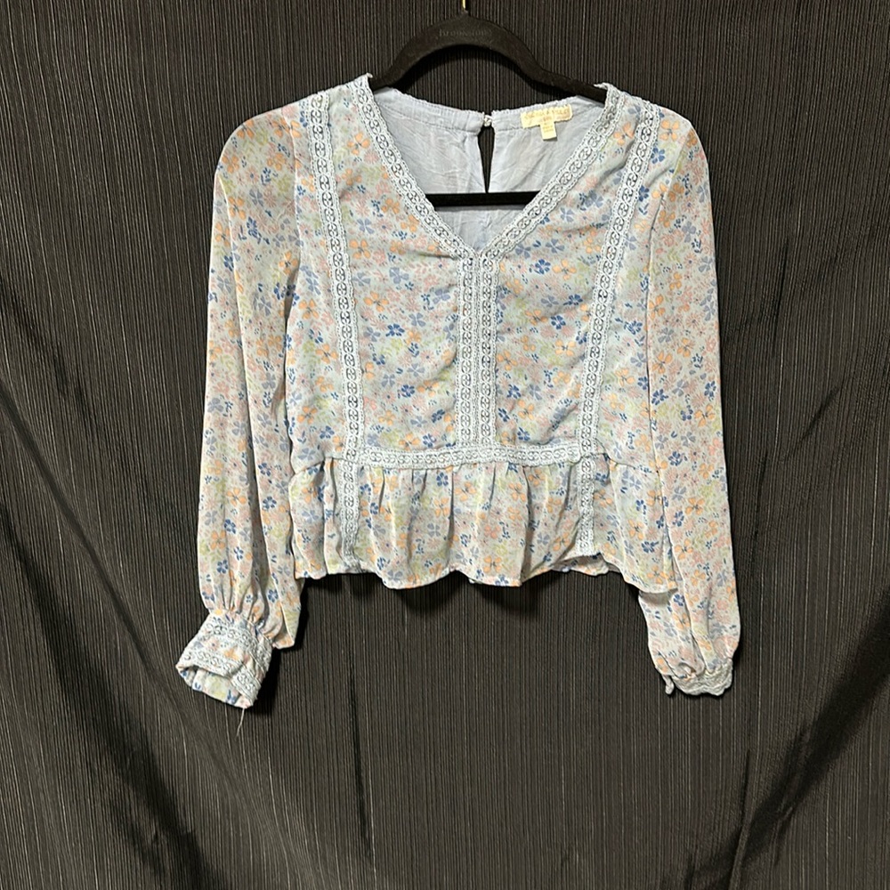 Chelsea & Violet girls / Blue flower top / Size‎ XL / Q-5